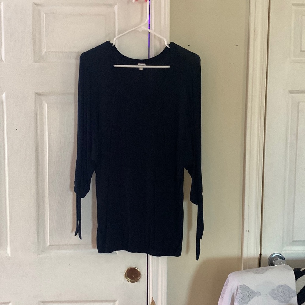 Kismet bat wing 3/4 sleeve flowy top